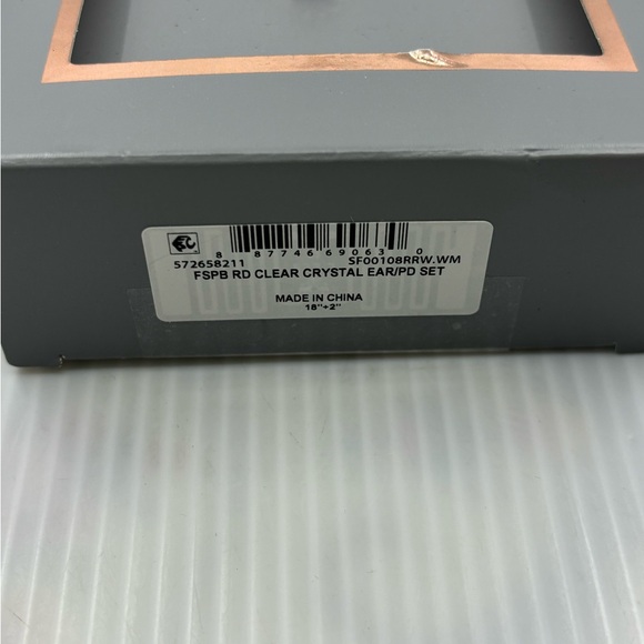 NWT Silver Plated Crystal Earrings and Pendant Set - Picture 5 of 5